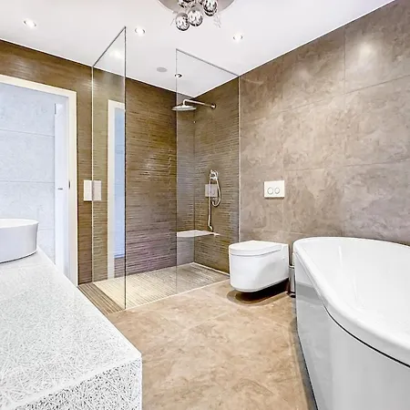 Διαμέρισμα Luxuswohnung In Lage Mit Parkblick