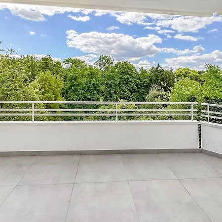 Διαμέρισμα Luxuswohnung In Lage Mit Parkblick
